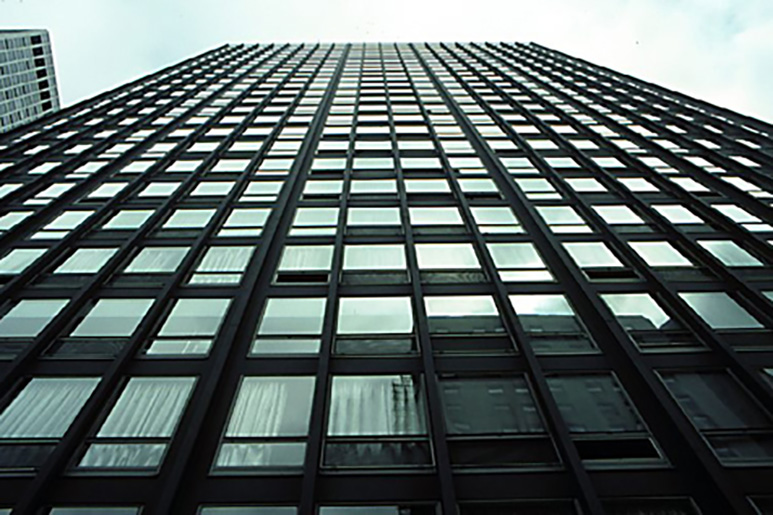 Небоскреб Сигрем-билдинг в Нью-Йорке архитектора Людвига Мис ван дер Роэ